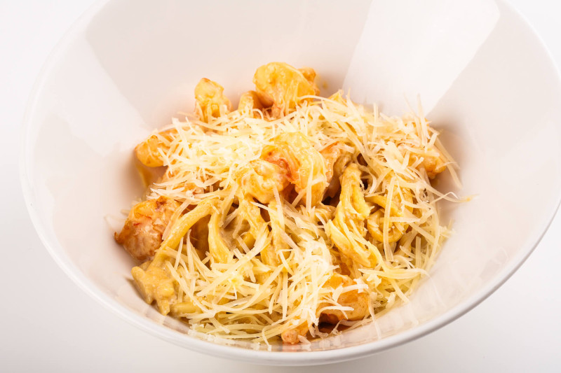 Лапша с креветками в сливочном соусе