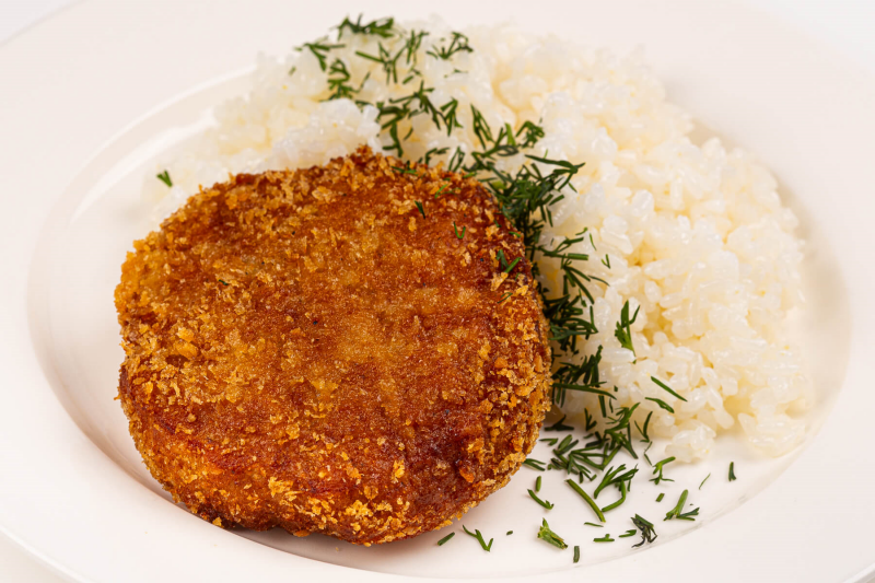 Рис с куриной котлетой