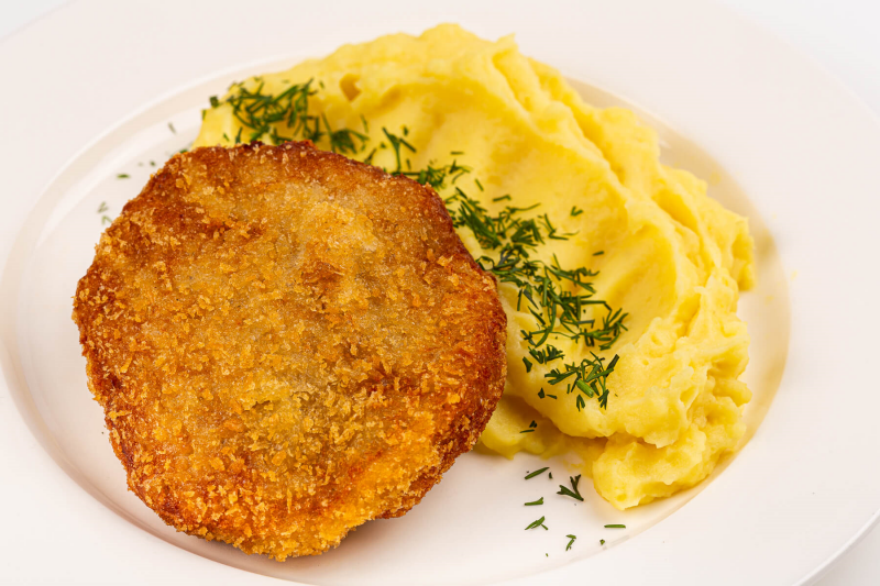 Картофельное пюре с куриной котлетой