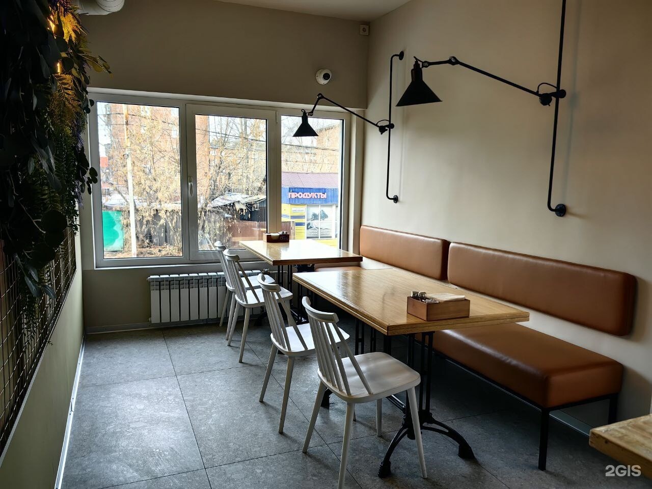 посадочный зал на втором этаже позной Унга на Волжской в Октябрьском районе Иркутска