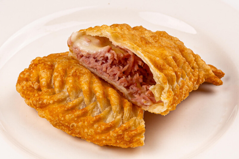 Хушуур с ветчиной и сыром