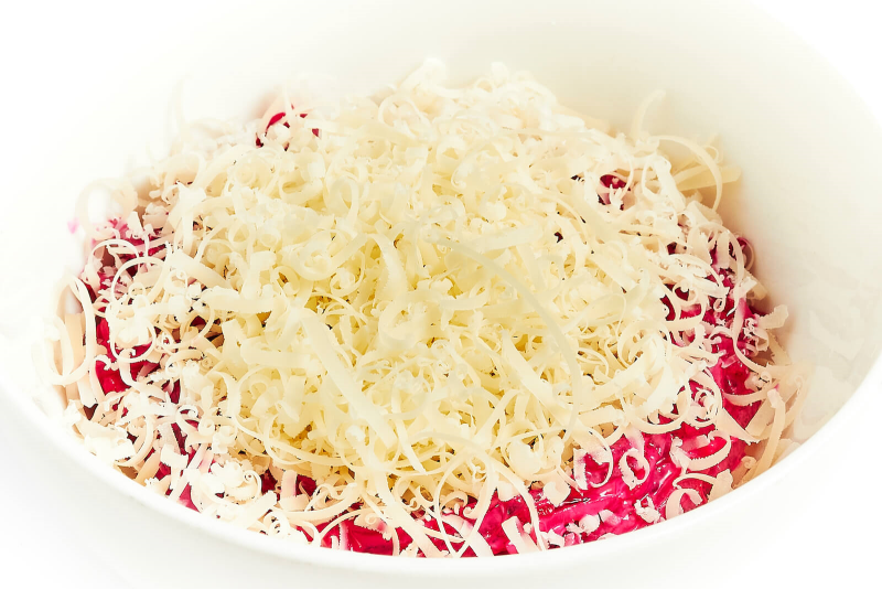 Свекольный с чесноком и сыром
